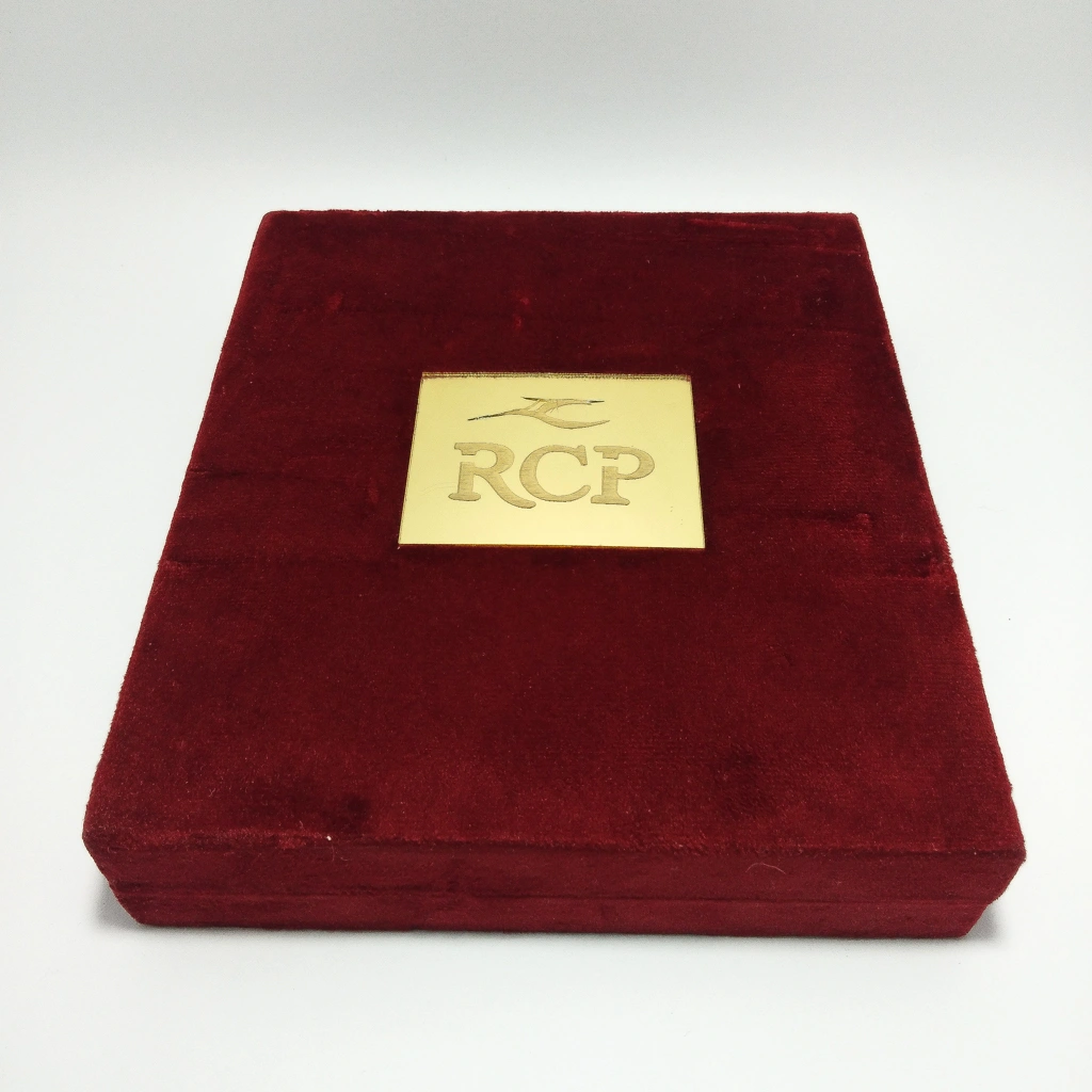 jewellery box premium red velvet engrave necklace