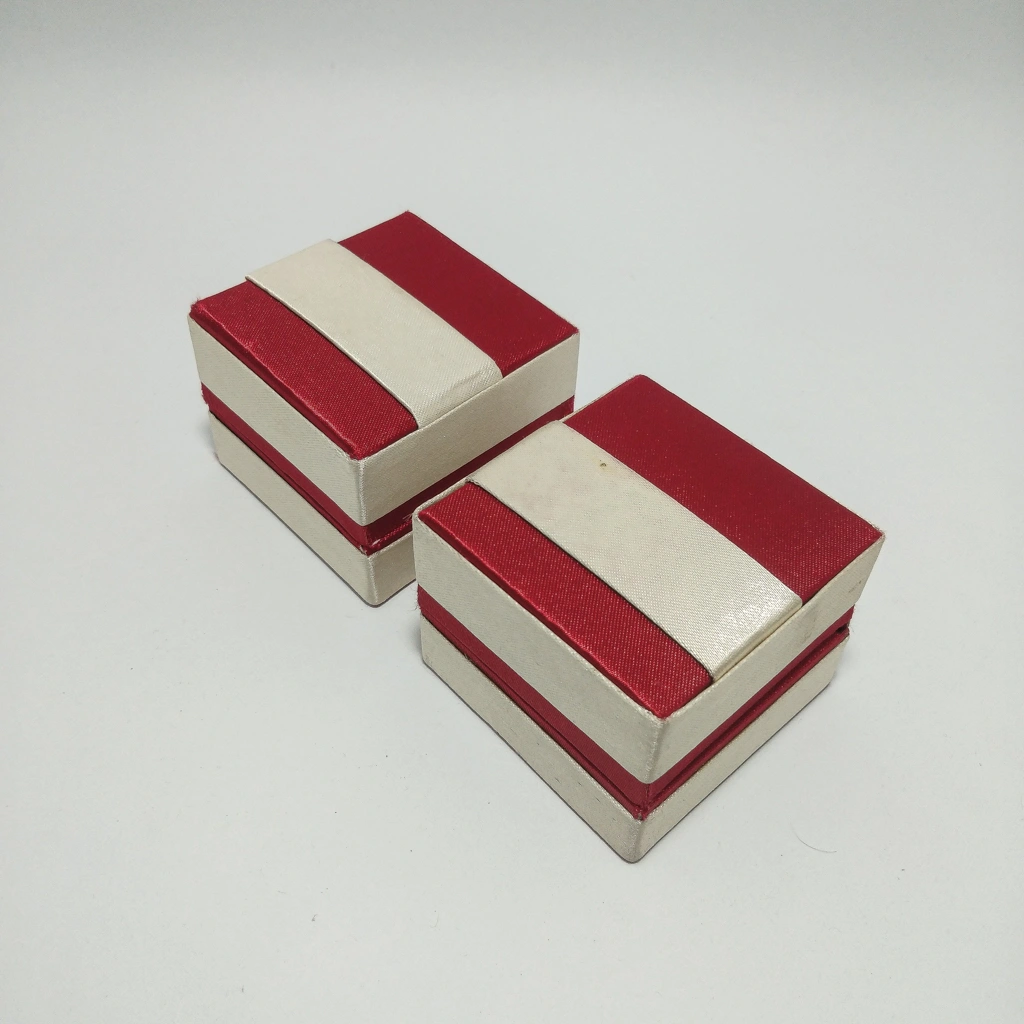 jewellery box pink cream strip satin ring