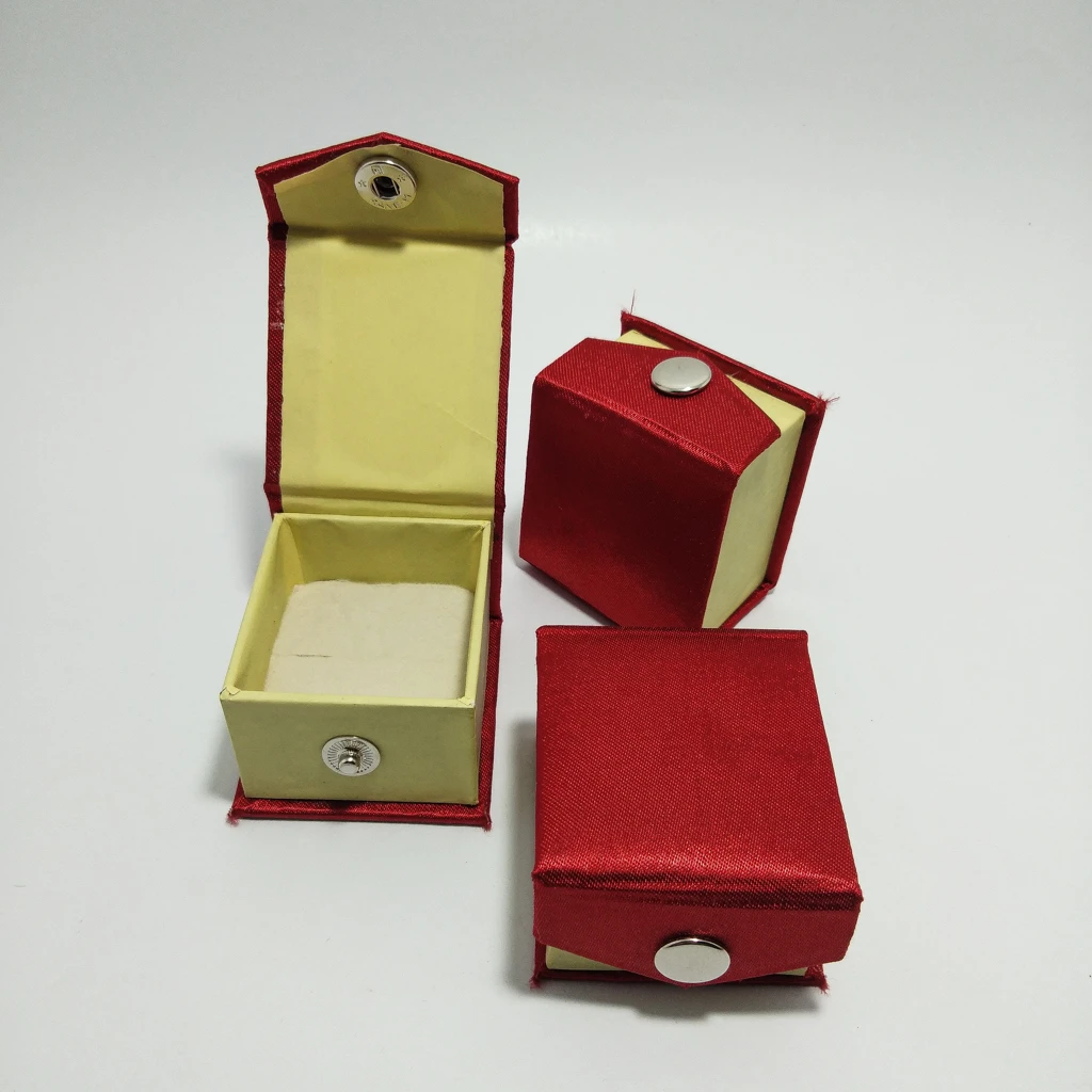 jewelry box maroon satin single button ring